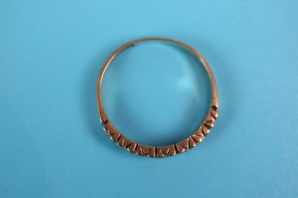 Gold diamond set ring - Image 2 of 3