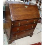 Small Georgian oak fitted bureau - Approx W: 76cm D: 46cm H: 93.5cm