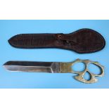 Commando knife with finger guard middle east pattern in sheath