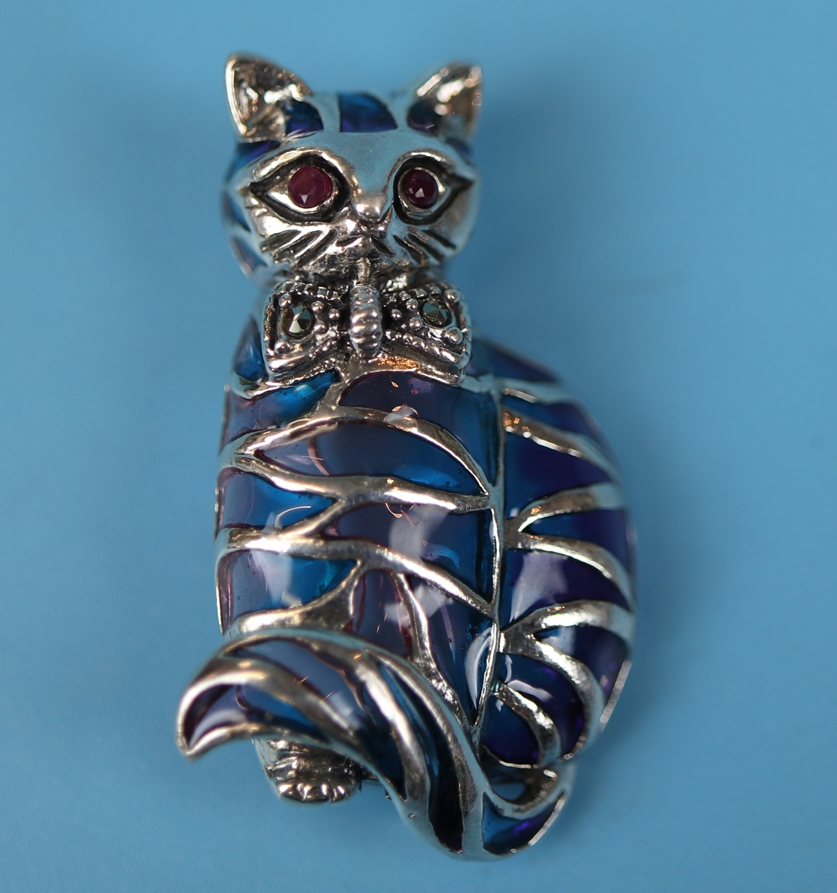 Silver enamel cat brooch