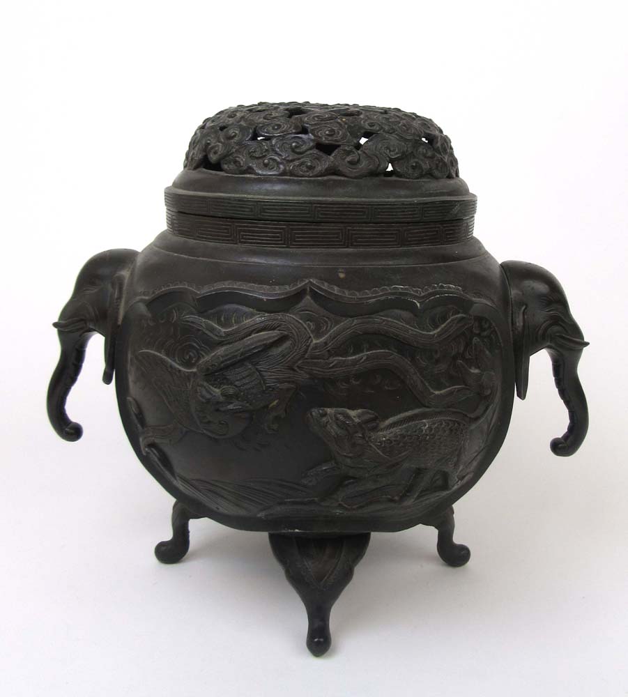 A Japanese Meiji period bronze censer, t