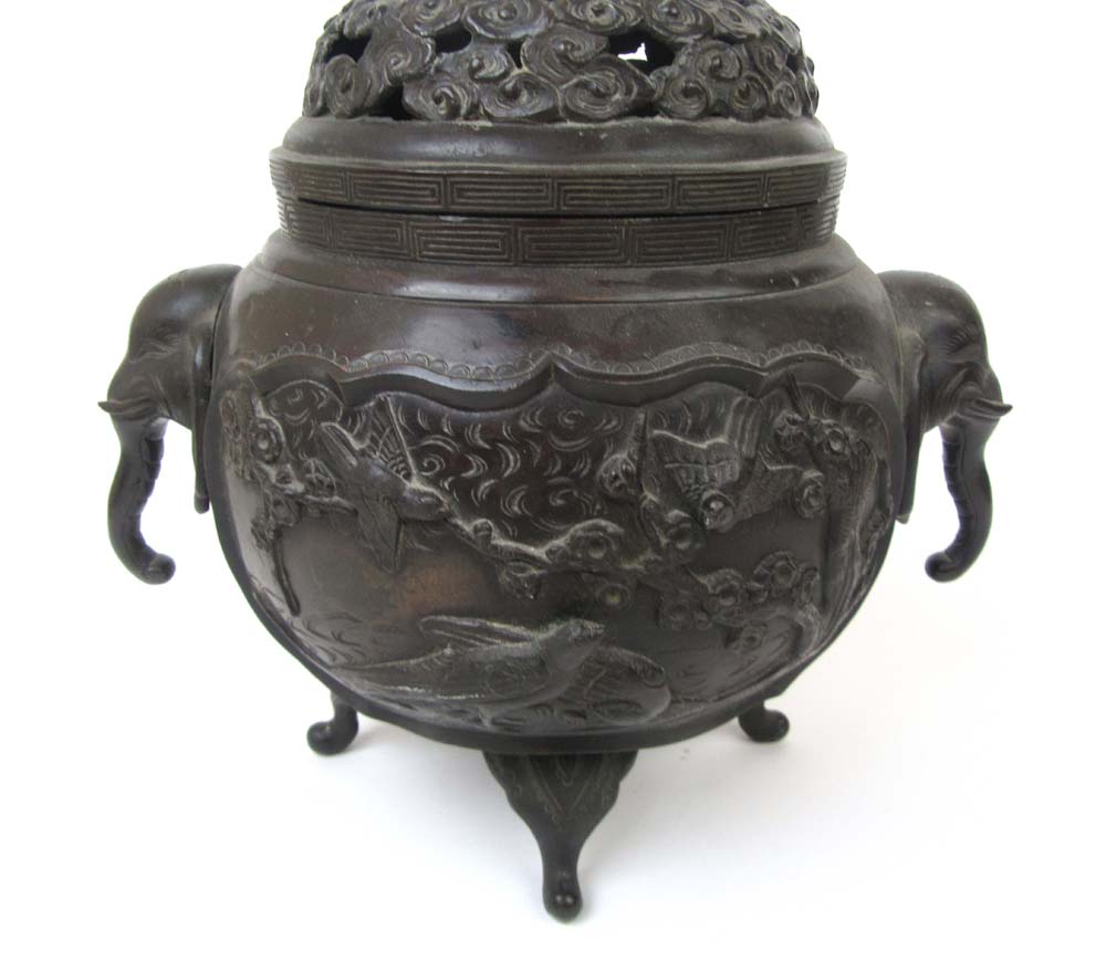 A Japanese Meiji period bronze censer, t - Bild 5 aus 6