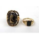 A 9ct gold and smoky quartz dress ring t