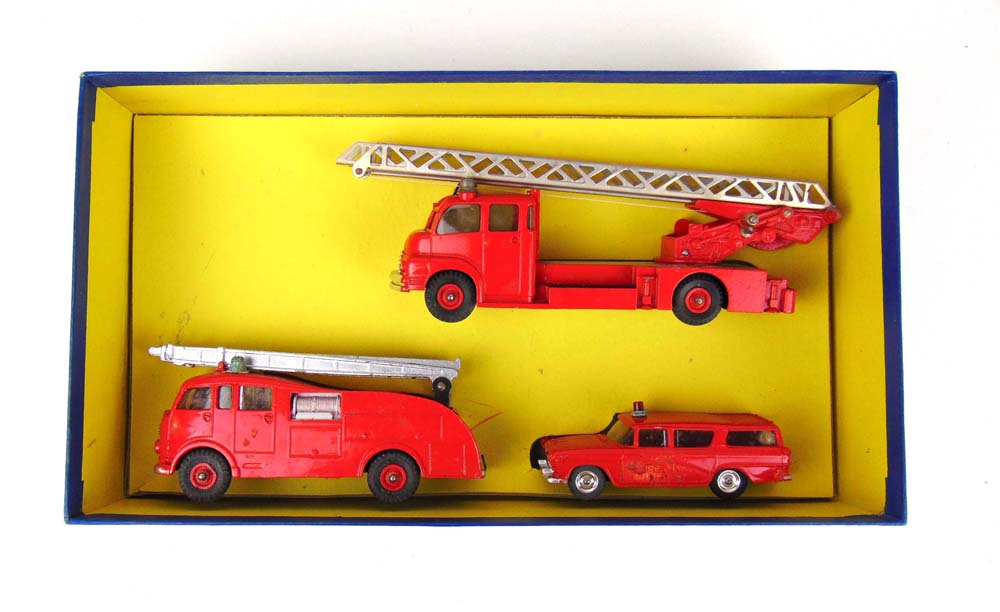 Dinky - A boxed Dinky Supertoys gift set - Image 2 of 3