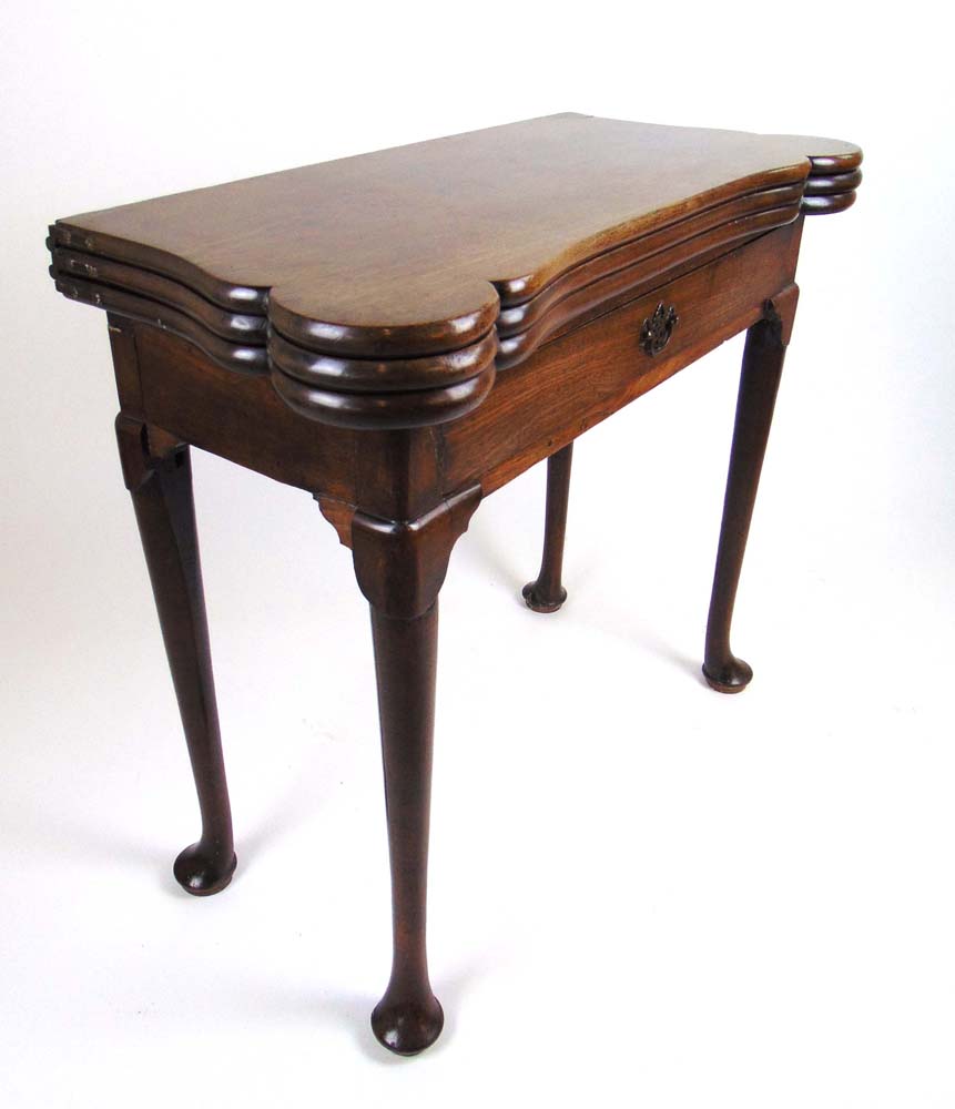 An 18th century mahogany tea/games table - Image 4 of 4