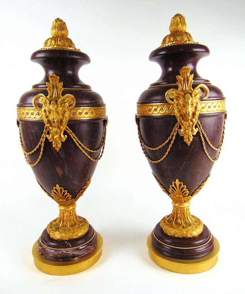 A pair of large red marble and gilt meta - Bild 2 aus 7
