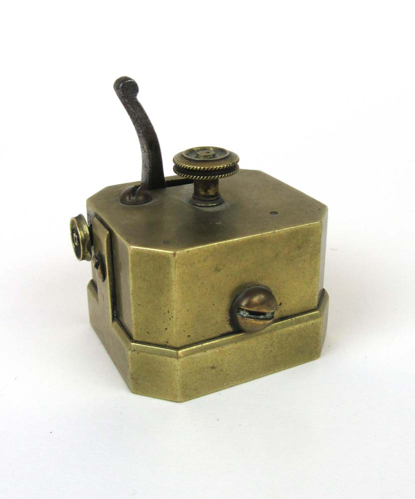 An early 19th century brass scarifier by - Bild 2 aus 3