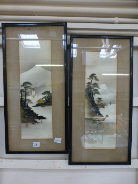 A pair of oriental Japanese prints of Mo