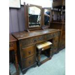 An early 20th century oak dressing table