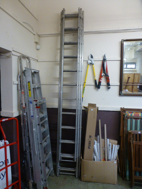 An extending three-fold ladder