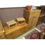 A mid-20th century oak chest of drawers