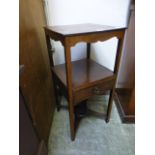 An 18th century mahogany wash stand with