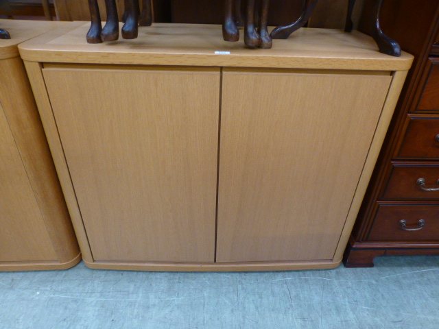 A modern oak laminated side cabinet havi