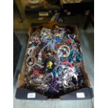 A tray of assorted costume jewellery