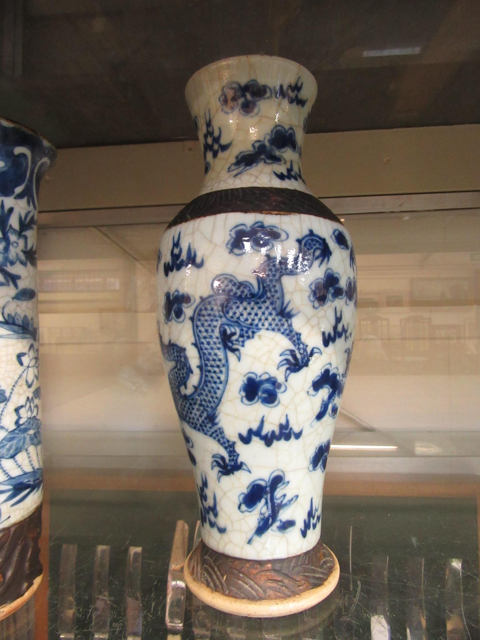 A Chinese blue and white cylinder vase t - Image 9 of 9