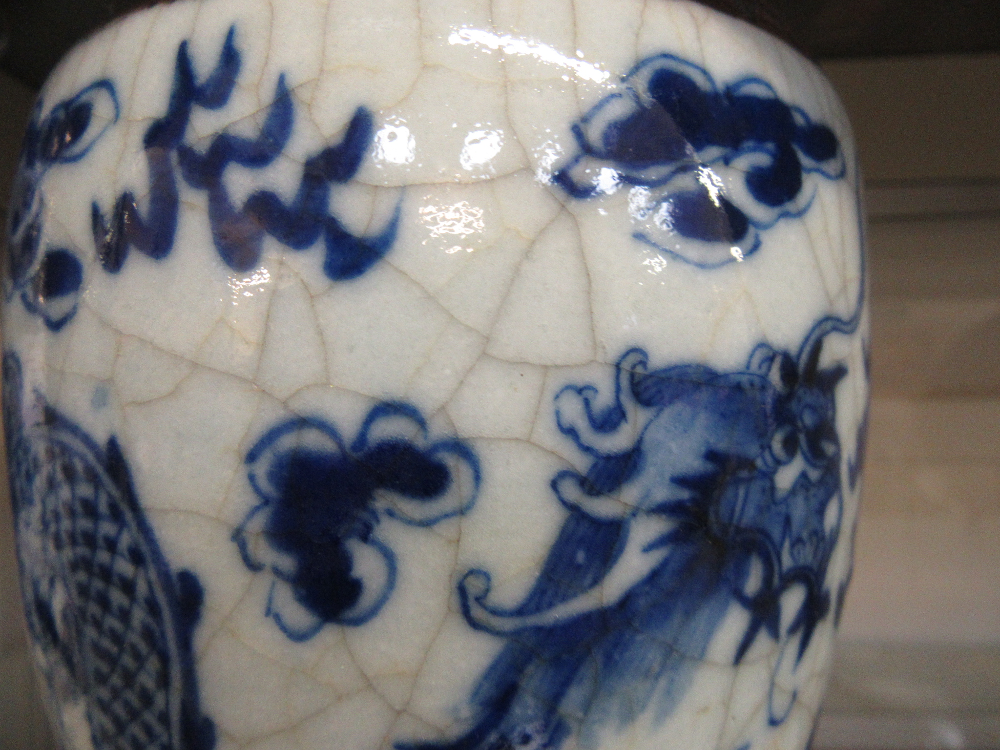 A Chinese blue and white cylinder vase t - Image 2 of 9