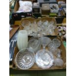 Two trays of glassware to include ships