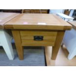 An oak lamp table with single drawer (10