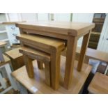 Winchester Oak Nest of 3 Tables (17.26/1