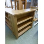 Rustic Oak Small Wide Bookcase (18.26/10