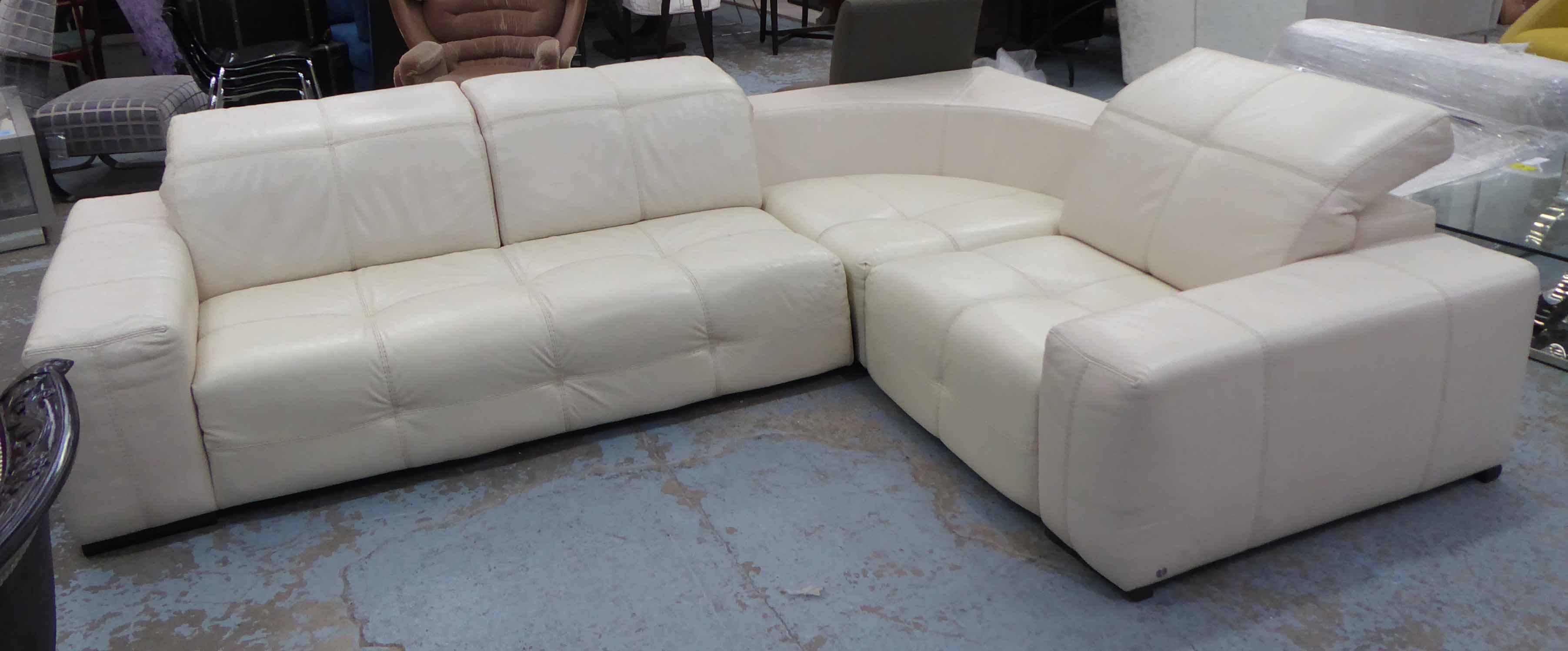 NATUZZI SURROUND CORNER SOFA, 300cm x 220cm x 87cm.