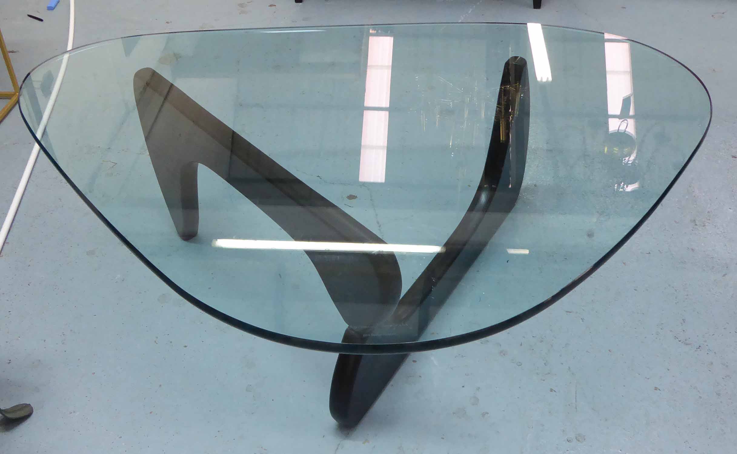 VITRA NOGUCHI COFFEE TABLE BY ISAMU NOGUCHI, 40cm, (retails in excess of £2000).