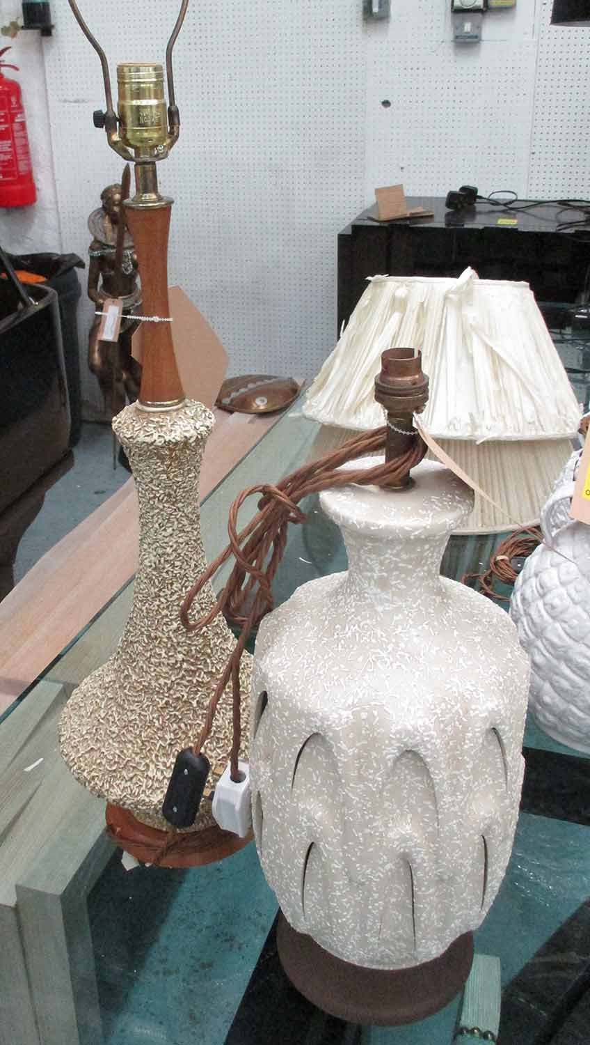 TABLE LAMP, in a mottled beige glaze on a wooden base, 85cm H,