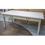 CENTRE/PREPARATION TABLE,