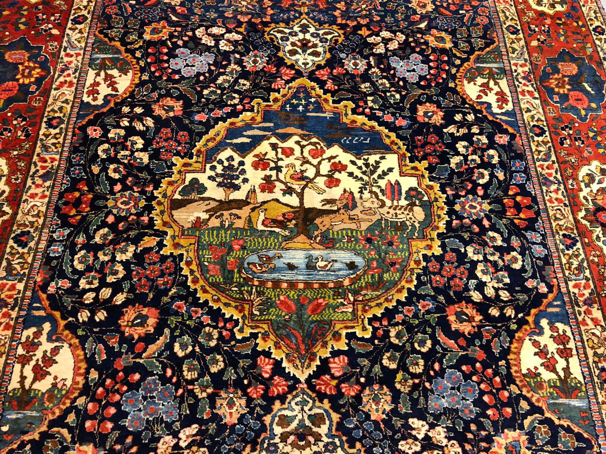 FINE ANTIQUE PERSIAN PICTORIAL TABRIZ CARPET, 297cm x 204cm. - Image 4 of 4