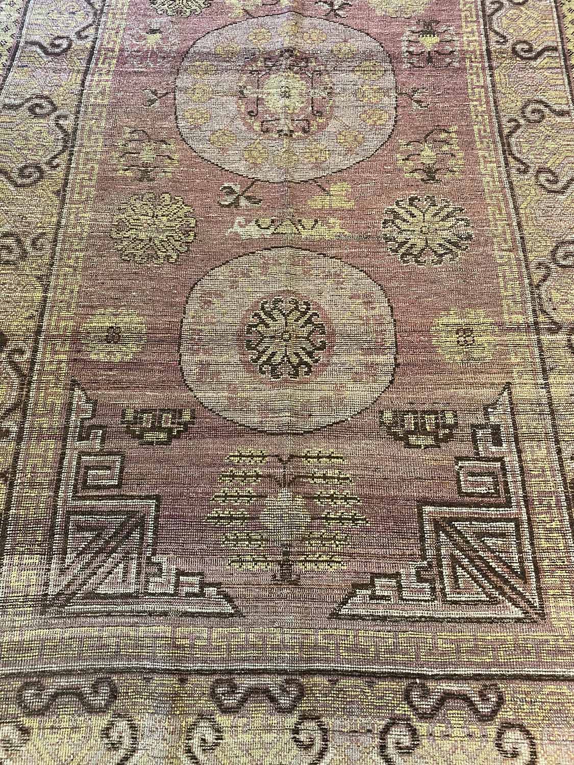 ANTIQUE SAMARKAND CARPET, 294cm x 160cm. - Image 2 of 3