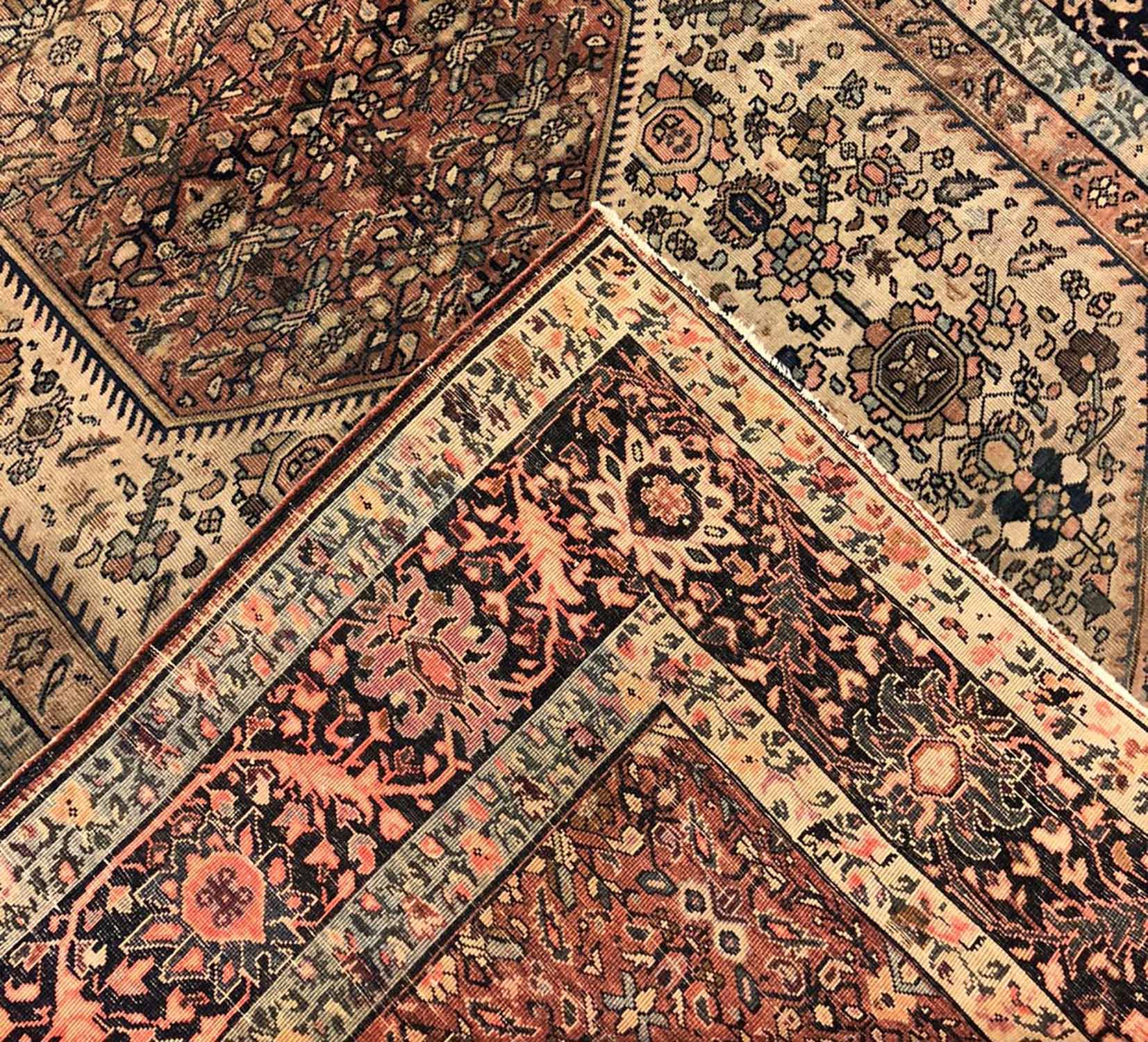 VERY FINE ANTIQUE PERSIAN FEREGHAN RUG, 184cm x 122cm. - Image 3 of 4