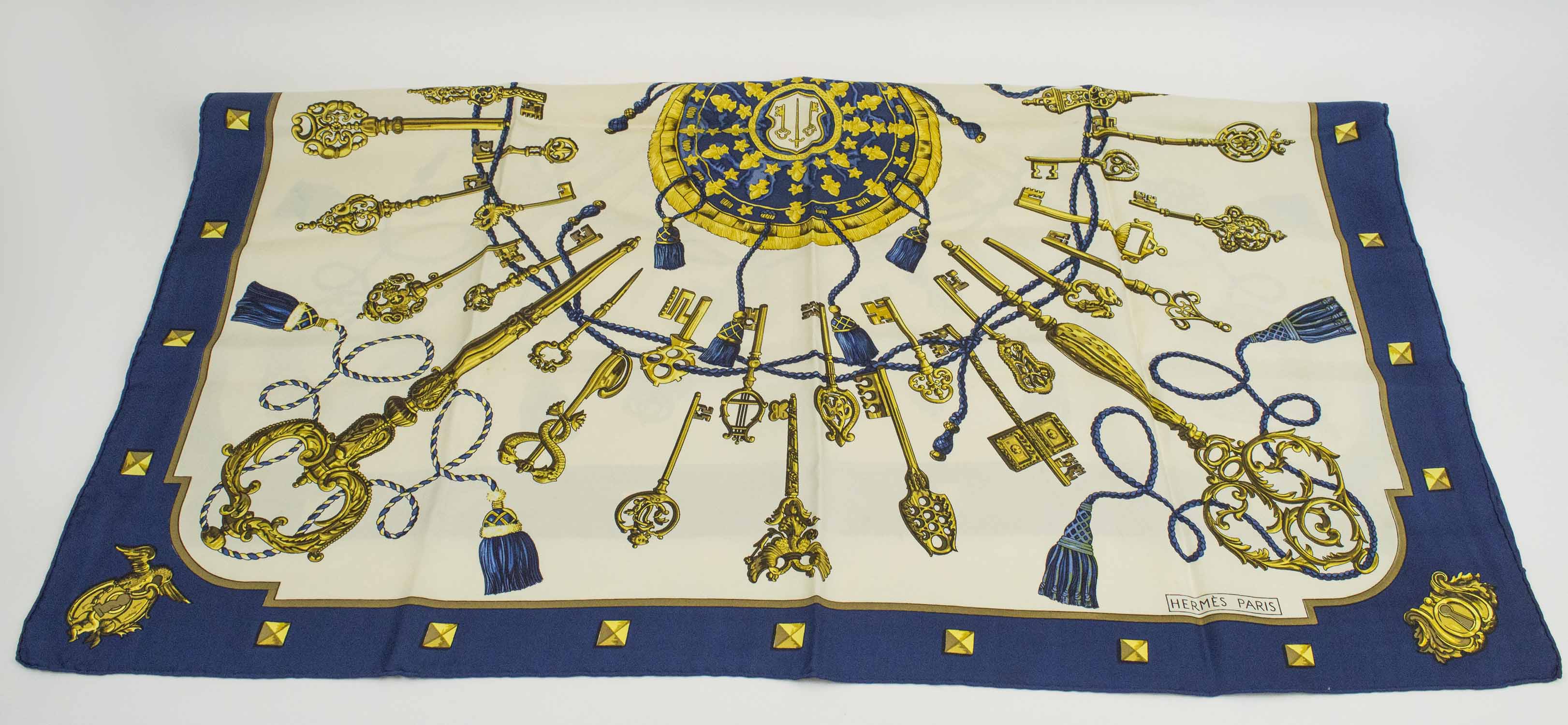 HERMÈS SCARF, 'Les clefs' of 'The keys', by Caty Latham, blue and gold, - Image 2 of 4