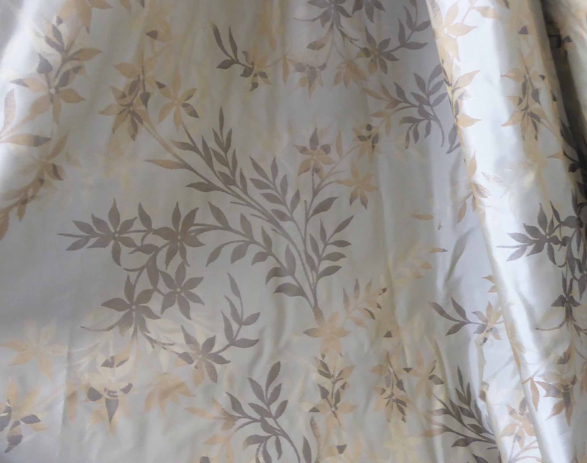 CURTAINS, a pair, foliate patterned design, lined and interlined, - Image 2 of 3