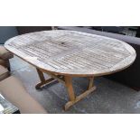 ROYAL CRAFT GARDEN TABLE, extendable 180cm x 120cm x 74cm.