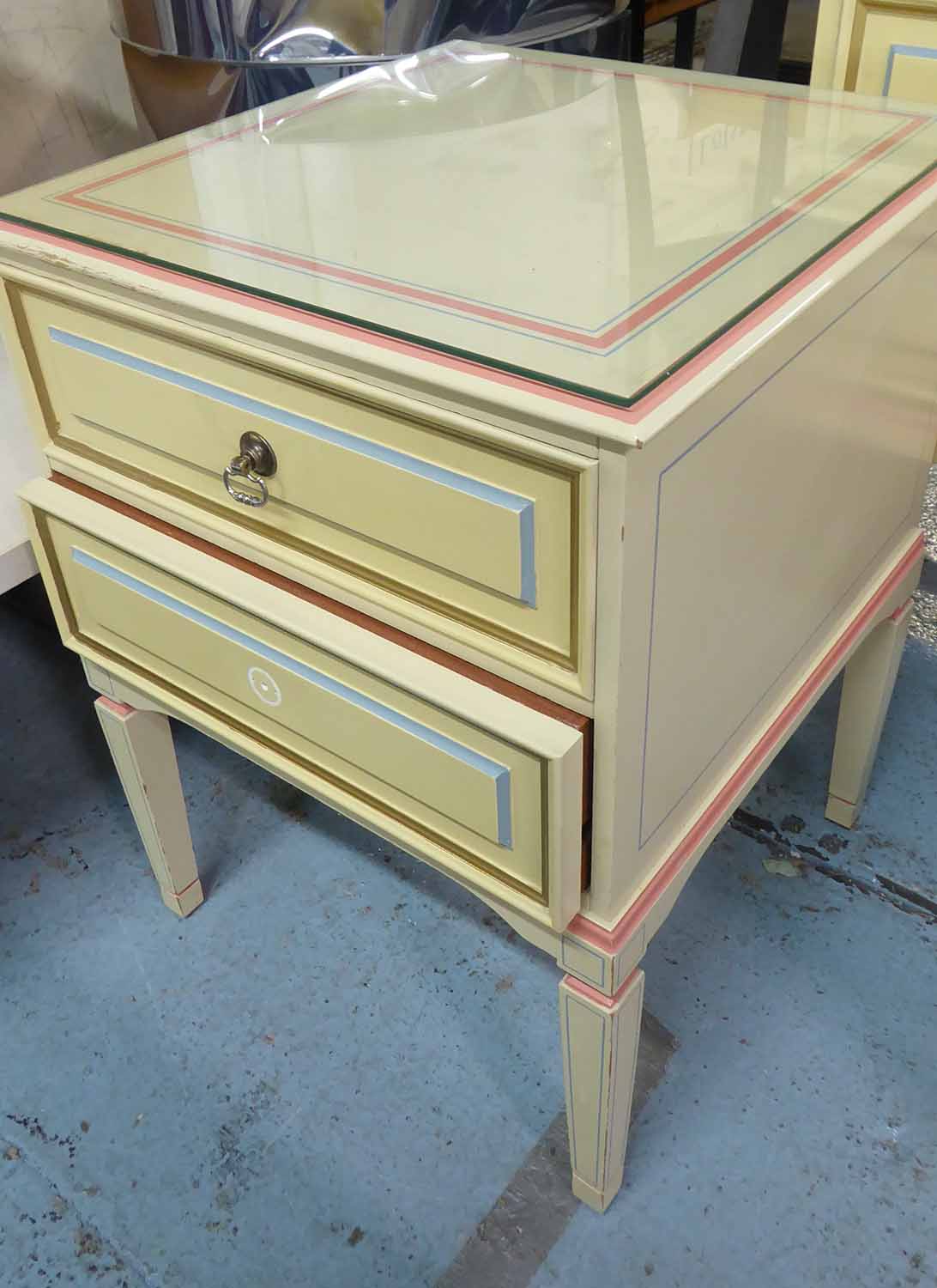 BEDROOM VANITY SET, includes dressing table, painted 136cm W x 45cm D x 123cm H, - Image 2 of 4