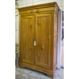 ARMOIRE,