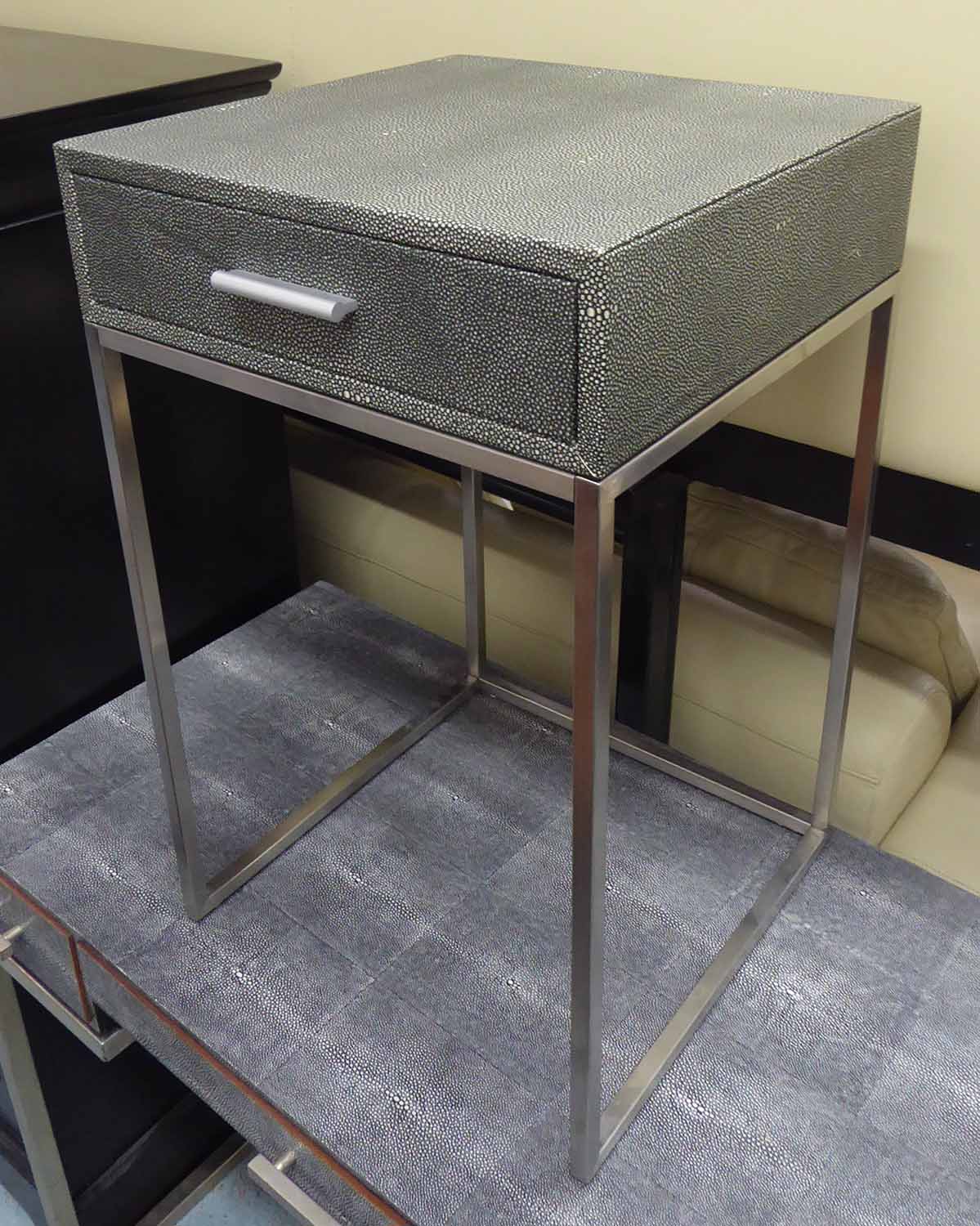 WRITING TABLE, faux shagreen finish with three drawers, - Image 2 of 4