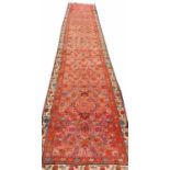 ANTIQUE SERAPI LONG RUNNER, 485cm x 81cm.