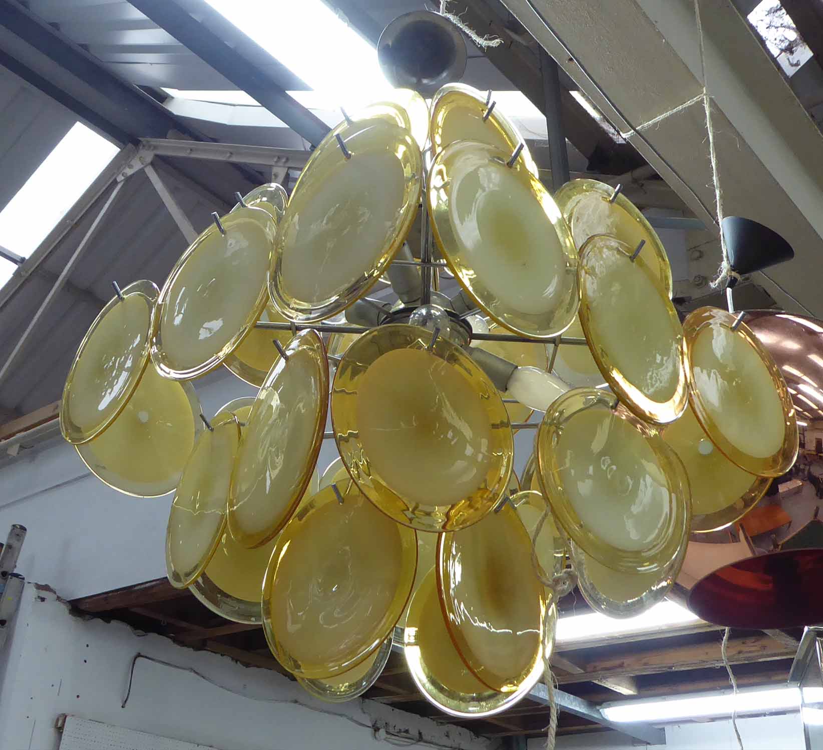 ATTRIBUTED TO VISTOSI MURANO CHANDELIER, 90cm drop approx.