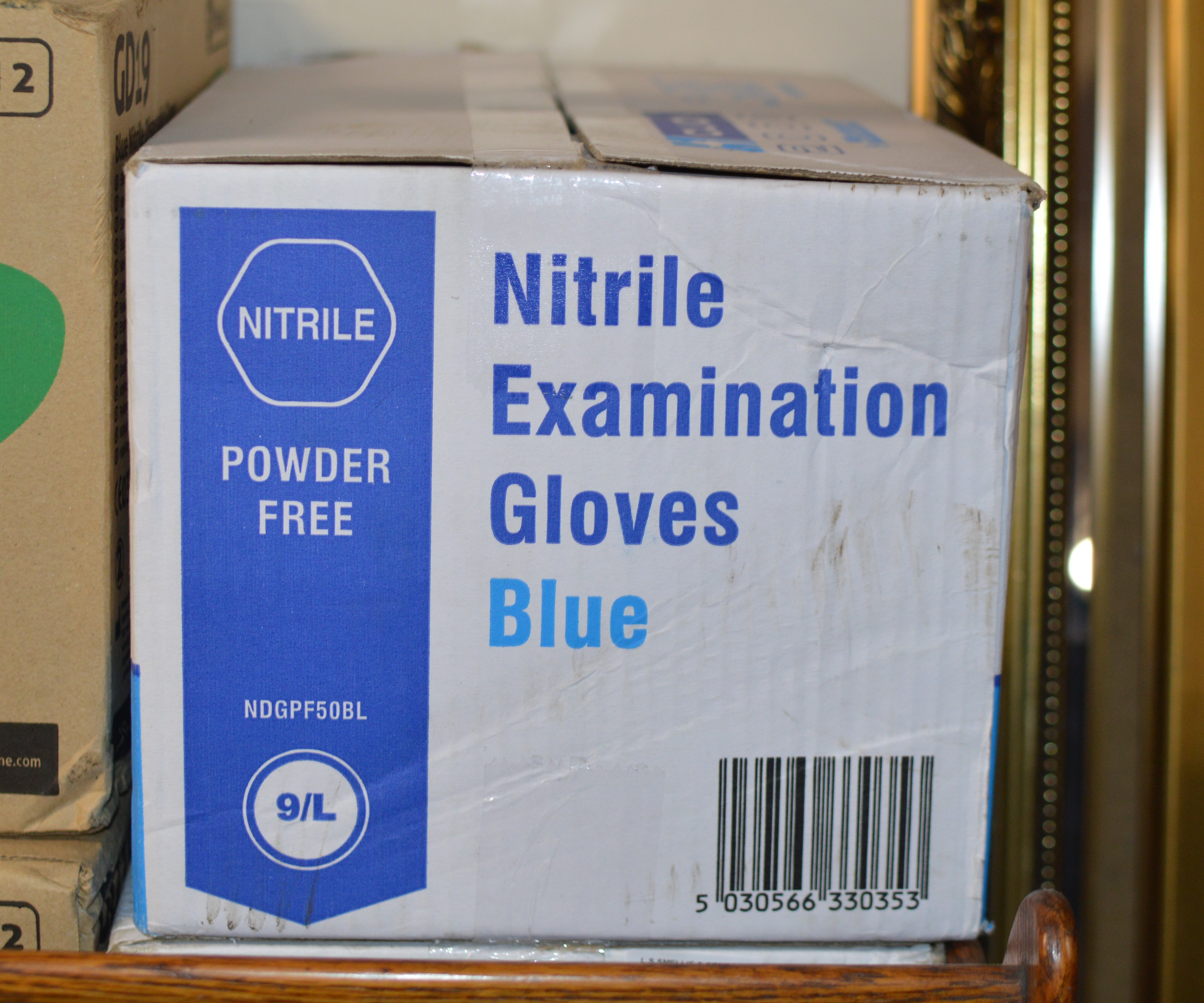 BOX OF 10 X 100 PAIRS OF NITRILE DISPOSABLE GLOVES - SIZE LARGE