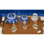 TRAY CONTAINING 3 VARIOUS HUMMEL FIGURINES, SMALL POOLE VASE, WEDGWOOD TEAPOT & SUGAR BOWL ETC