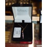 9 CARAT GOLD DRESS STONE PENDANT & CHAIN