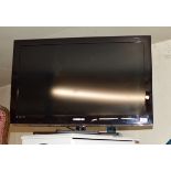 SAMSUNG 32" LCD TV WITH REMOTE