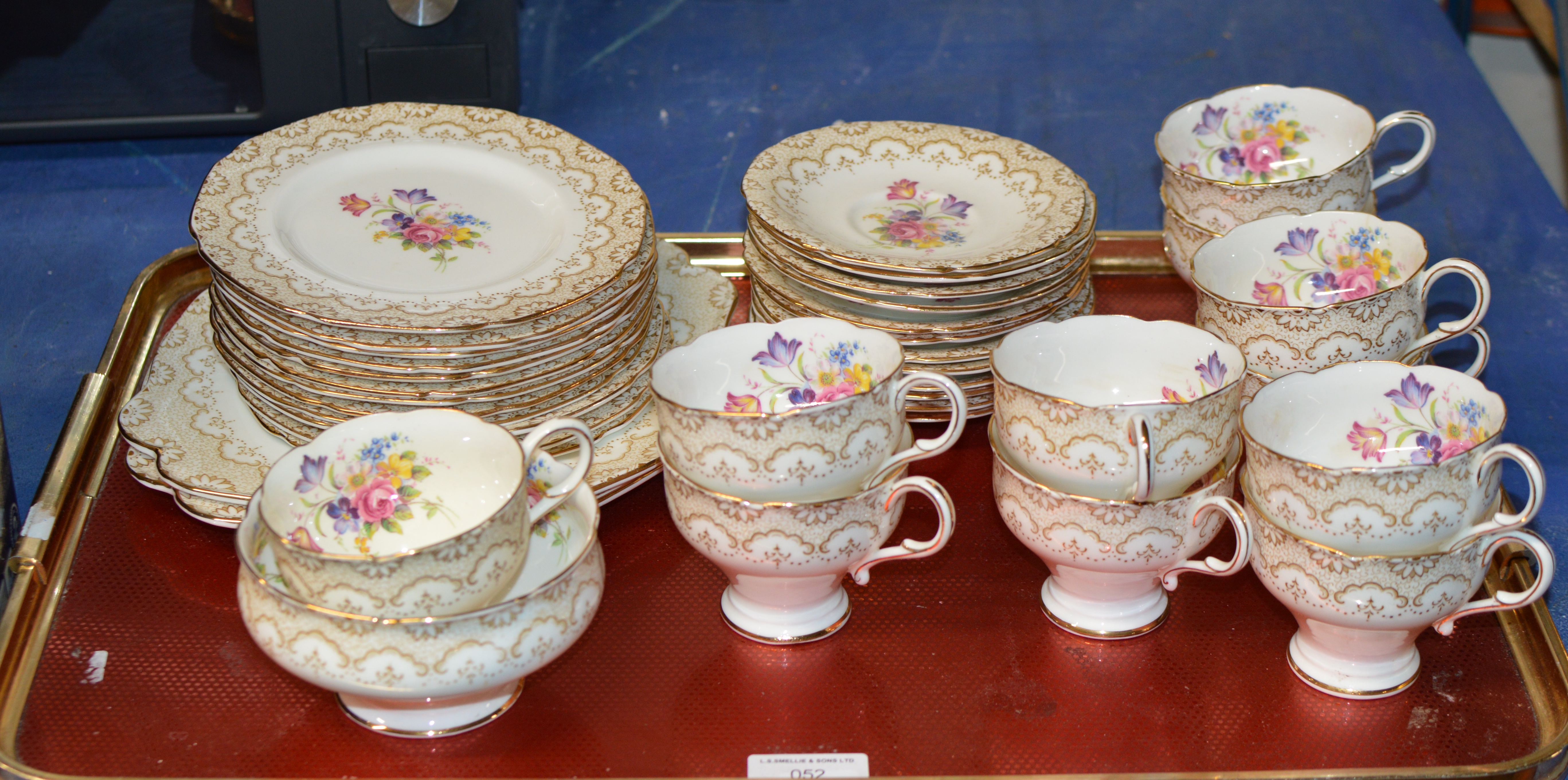 TRAY WITH QUANTITY PARAGON FLORAL TEA WARE