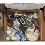 BOX CONTAINING GENERAL CERAMICS, BROWNIE CAMERA, MOORCROFT STYLE JUG, CARVED WOODEN SERVERS, VARIOUS