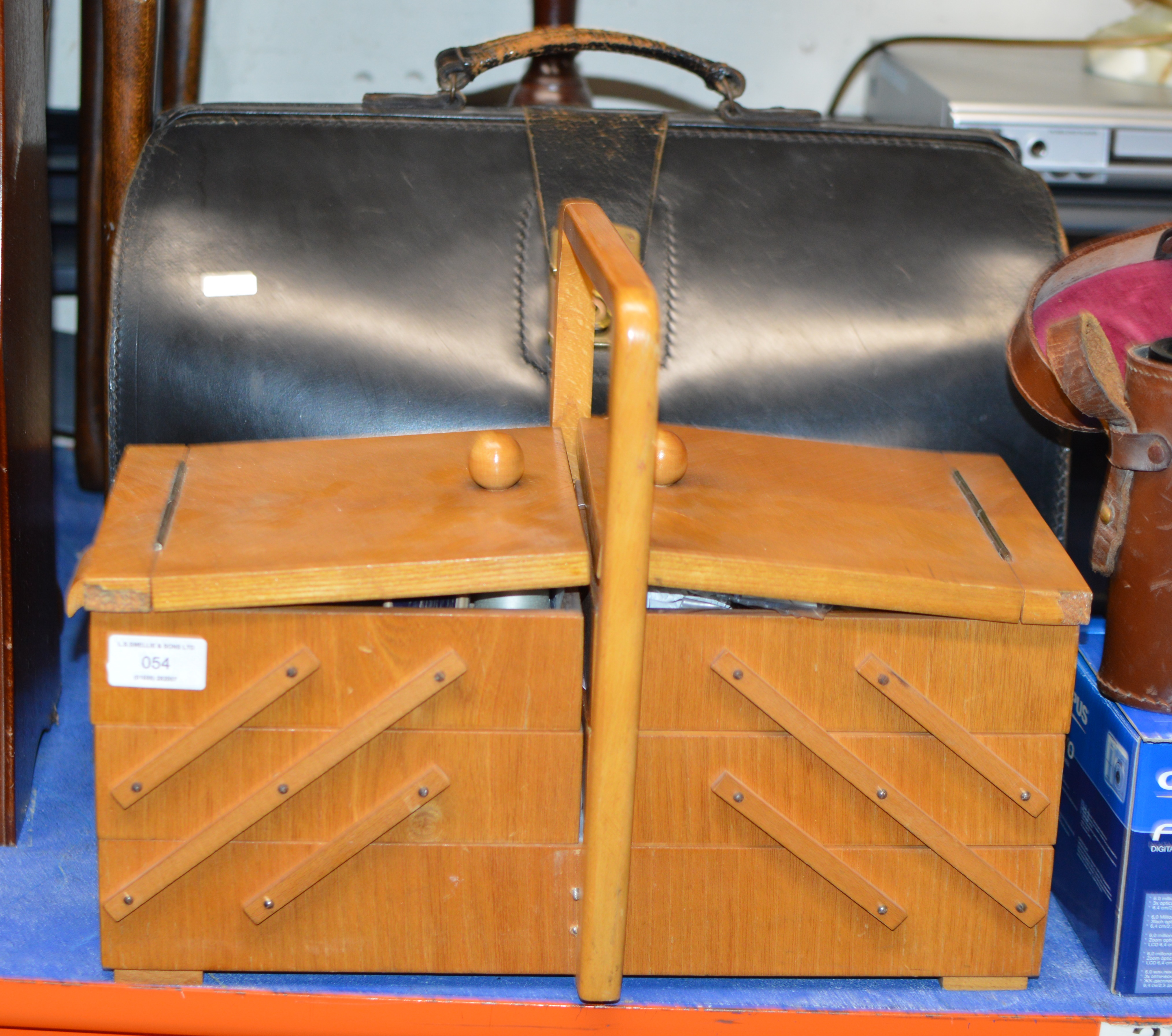 CANTILEVER SEWING BOX WITH SEWING ACCESSORIES & GLADSTONE STYLE BAG