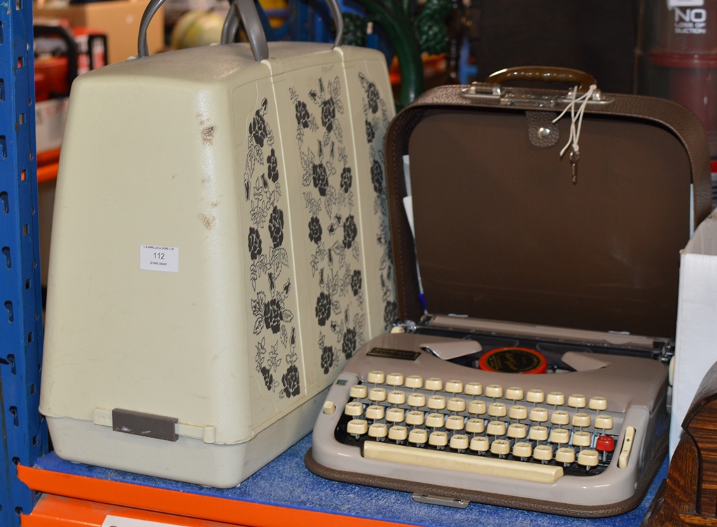 VINTAGE SEWING MACHINE & TYPEWRITER