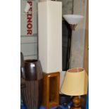 2 FLOOR LAMPS, DECORATIVE VASE, 2 TABLE LAMPS & SET OF WINTER DYKES