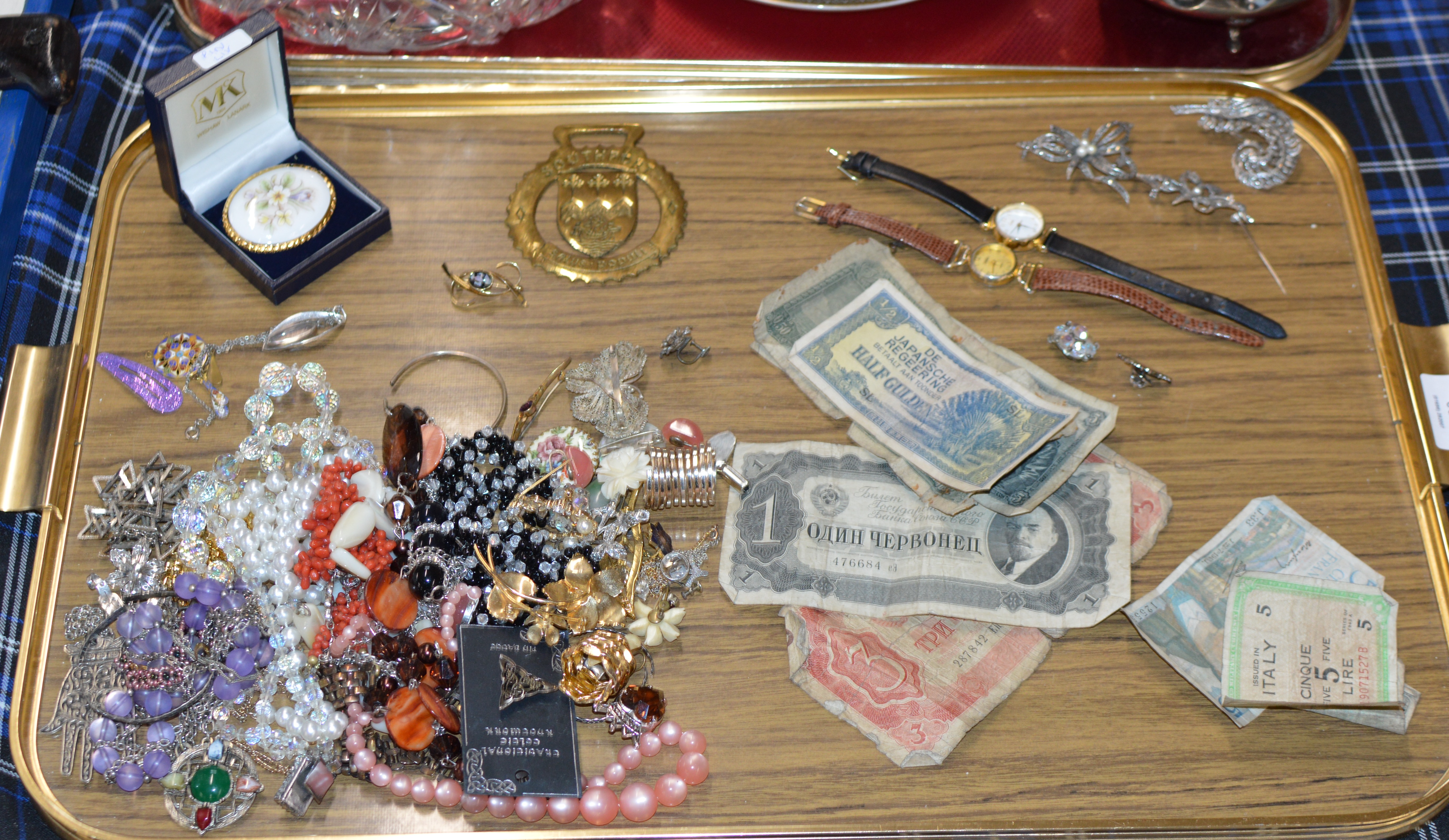 TRAY CONTAINING ASSORTED COSTUME JEWELLERY, WRIST WATCHES, OLD BANK NOTES ETC