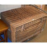 LARGE WICKER HAMPER